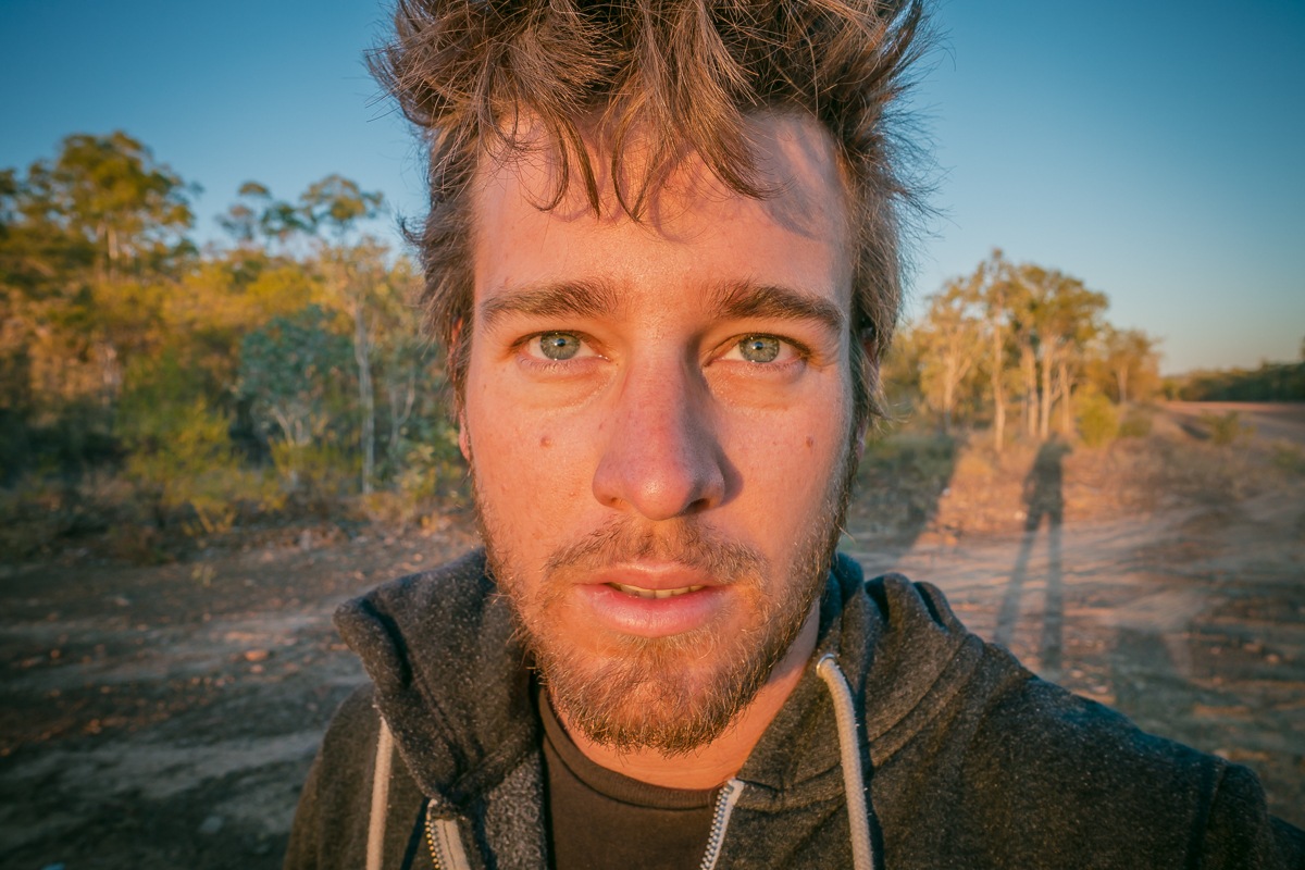 Yannick in de wildernis op de Savannah Way